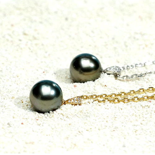 18K Yellow Gold Diamond Pendant with 10-11mm Natural Tahitian Black Pearl