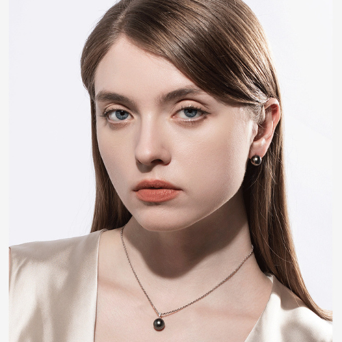 18K Rose Gold Diamond Pendant with 10-11mm Natural Tahitian Black Pearl